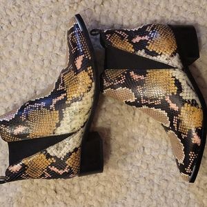 MARC FISHER size 6.5